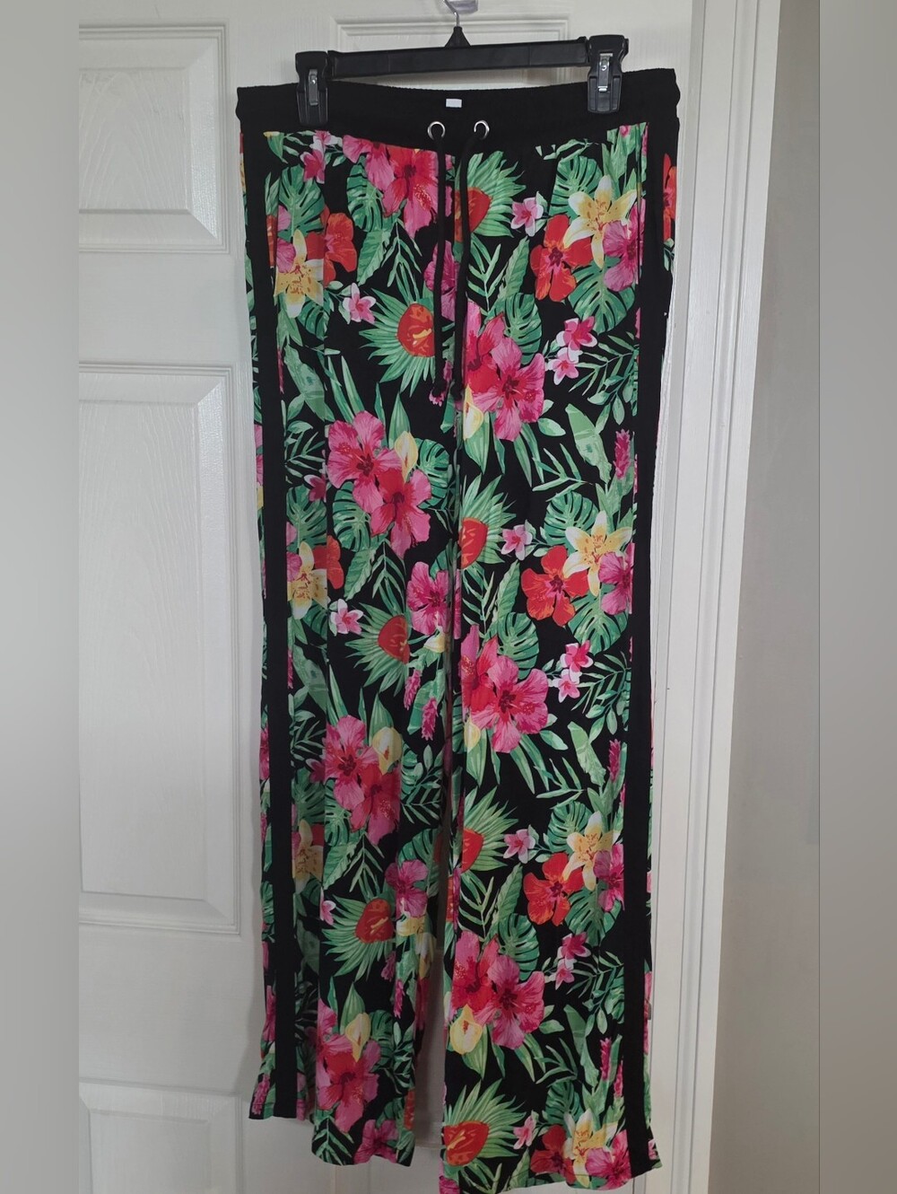 The Edit By Seventeen Black Floral Drawstring Pants XL